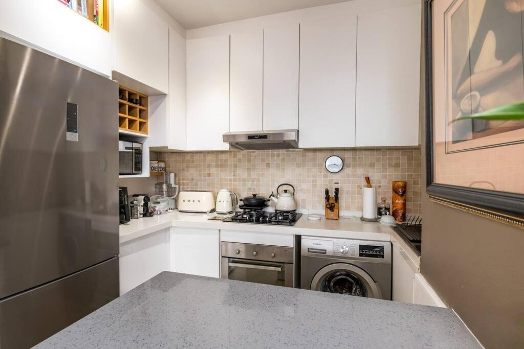 Modern Cozy In The Heart Of Point