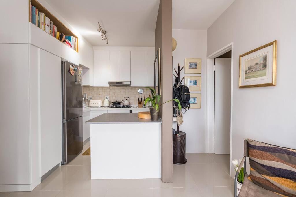Modern Cozy In The Heart Of Point Apartment *